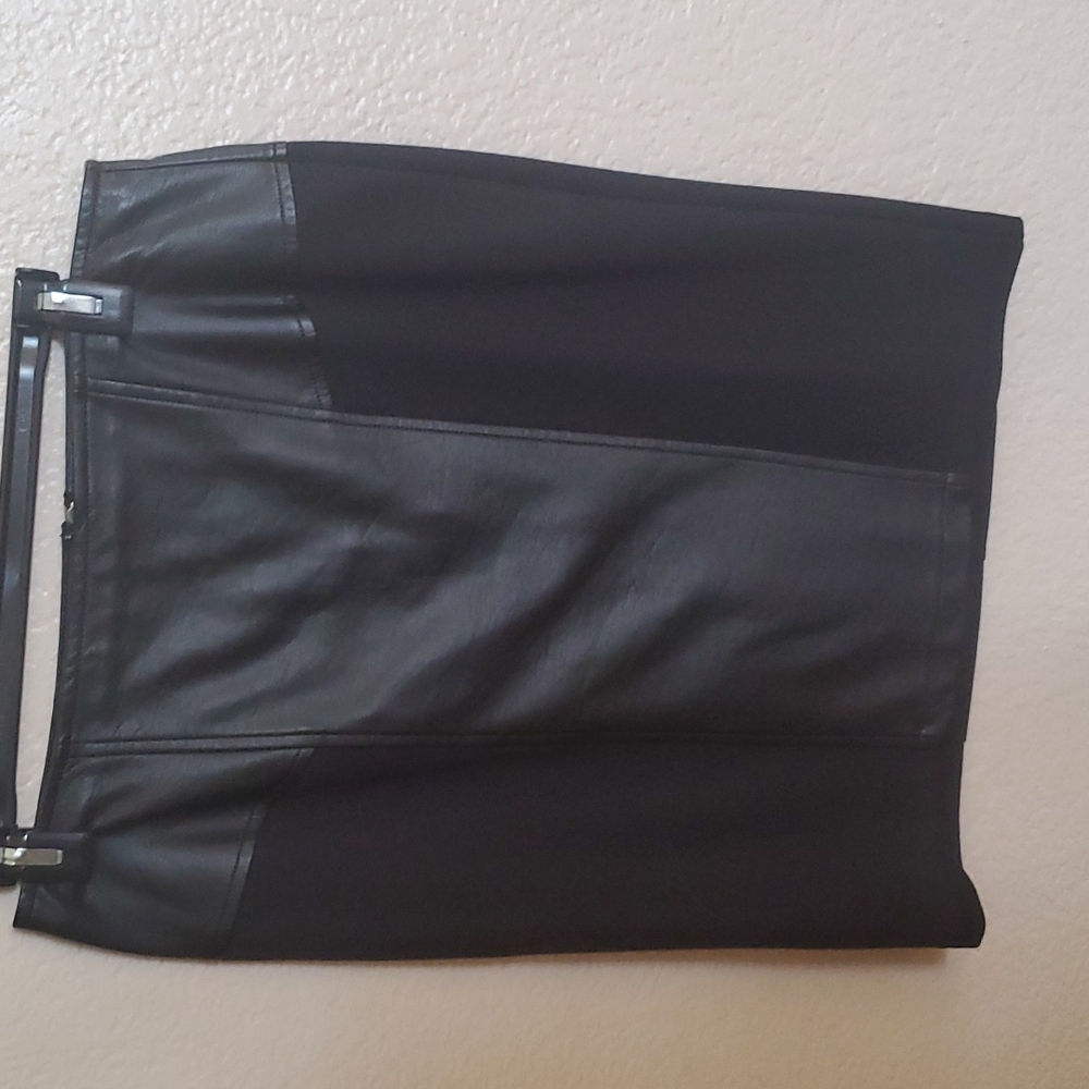BLACK MINI SKIRT, SIZE 6, Brand is Apt.9